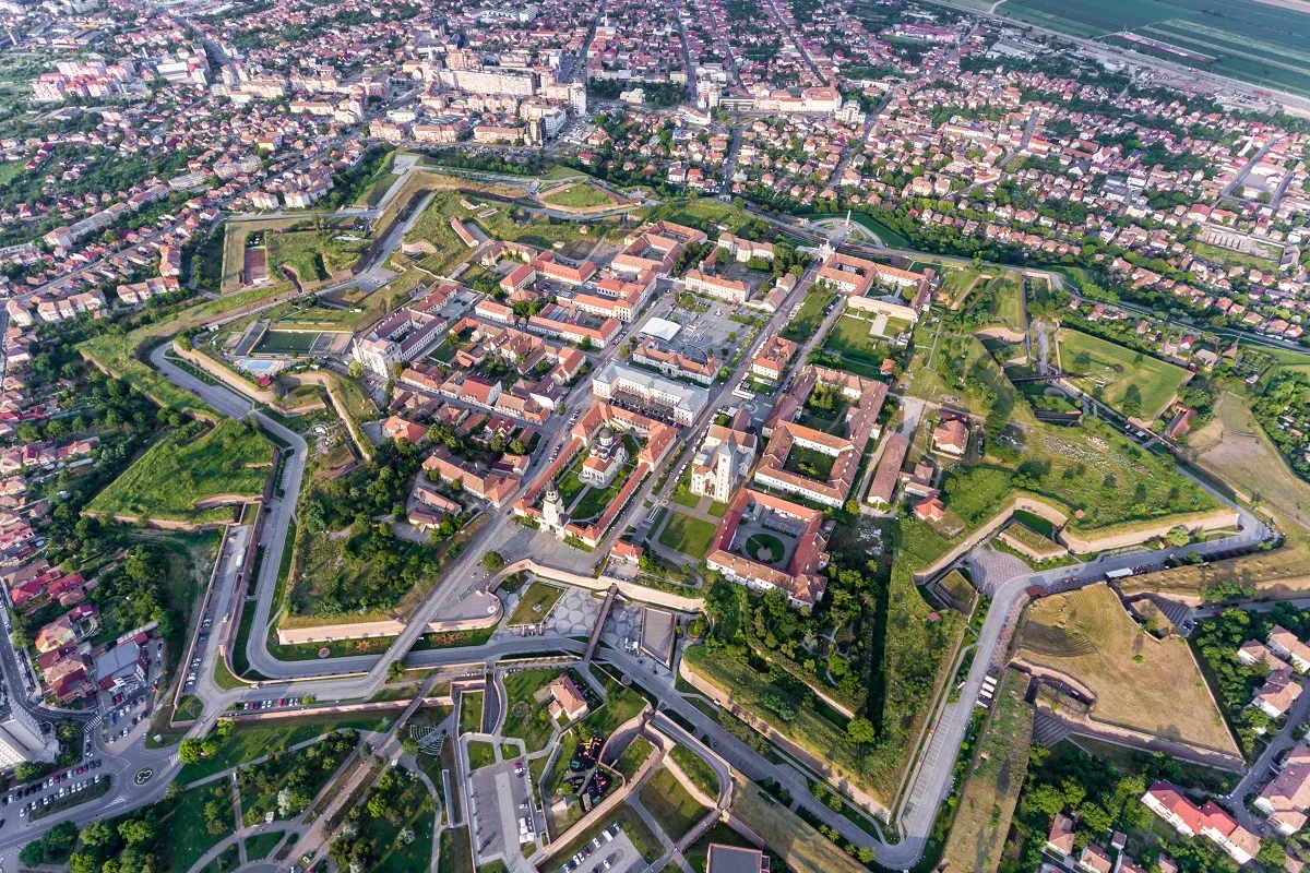 Alba Iulia - vedere oraș și cetate