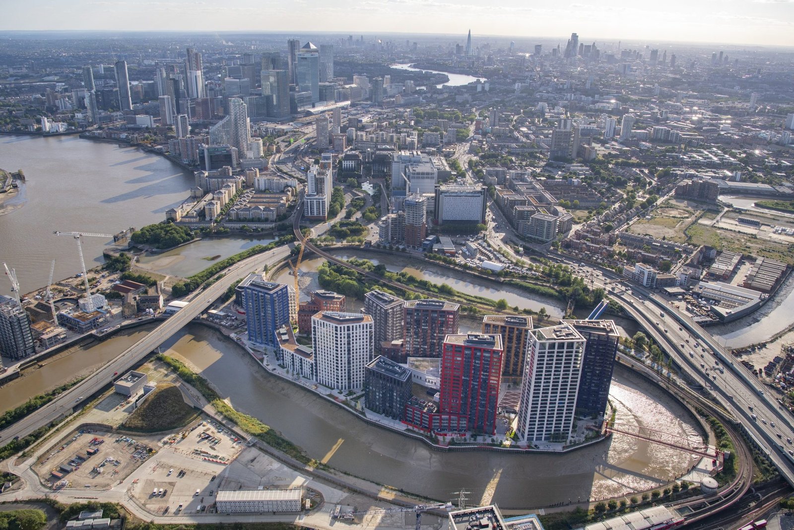 Transfer Luton Canning Town